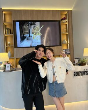 Jirakit Thawornwong Instagram - ยินดีกับธุรกิจใหม่พี่ชายนะคะ รวยใหญ่ละ! คลีนิคดีมาก หมอเก่ง ช่วยออกแบบหน้าเริศมาก หรูหรา เฮงๆปังๆค่ะ❤️🫶🏻 @via.aesthetic.clinic