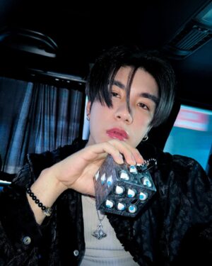 Jirakit Thawornwong Instagram - Welcome to my villain arc🖤💀

#casetifyth #casetifythailand #jujutsukaisen