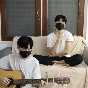Jirayus Khaobaimai Instagram - โรร้อง ขุนเต้น @khunppol 🎶
📸 @toey_khemjirus 
#รู้งี้เป็นแฟนกันตั้งนานแล้ว 
#แปลรักฉันด้วยใจเธอPart2
เริ่ม 27 พฤษภาคม นี้ เวลา 20:00 น.
บน #LINETV เท่านั้น