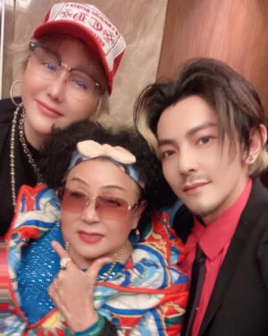 Jiro Wang Instagram - 家人歡聚日～～～(｡ì _ í｡)🎉🎉🎉🧧🤗