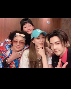 Jiro Wang Instagram - 家人歡聚日～～～(｡ì _ í｡)🎉🎉🎉🧧🤗