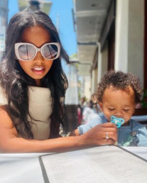 Jivanta Roberts Instagram - Happy Mother’s Day to all the mothers out there straight 👏🏾 gettin 👏🏾 it 👏🏾 done👏🏾 💐🌺 Bev hills with my main man, numero uno! Mommy Loves you ❤️ special thanks to my whole village, & my mommy & pops for all of your love & support. 

👗 @wildflowerboutiqueys  dripppped 😬