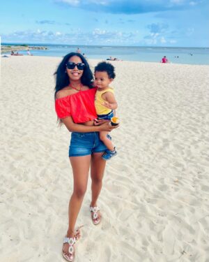 Jivanta Roberts Instagram - Blinked once and you’re almost as tall as I am 😩❤️ Swipe to see how much Love has grown!  Look at your tiny little arms and legs omg I love you so much! I remember in that picture, at that time I was so terrified, actually petrified because of the “motherhood unknown” Now I can say, I’m much more confident & I’m learning so much, growing just as you are 😭😩😩 #motherhood #youredoinggreatmomma