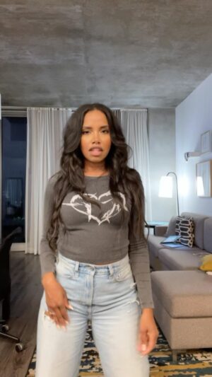 Jivanta Roberts Instagram - What they purrfurrrr 🐱 💋

***Baggy jeans = no justice 😂😂