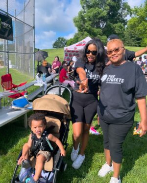 Jivanta Roberts Instagram - Donnell Land has been a BLAST! 💥 💕😊 Swipe to see how hard I go for the Streets!  Of course #thestreests won the annual kickball championship, 🏆as we should because @donnellrawlings and his #Creeks be cheatin! #bloodsweatandtears #streetz #streets 🏃🏾‍♀️ streets All daylong now i need to soak in epsom salt 😂😂😂

S/o to @earthling_llc for the video 😂
