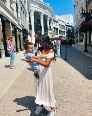 Jivanta Roberts Instagram - Happy Mother’s Day to all the mothers out there straight 👏🏾 gettin 👏🏾 it 👏🏾 done👏🏾 💐🌺 Bev hills with my main man, numero uno! Mommy Loves you ❤️ special thanks to my whole village, & my mommy & pops for all of your love & support. 

👗 @wildflowerboutiqueys  dripppped 😬