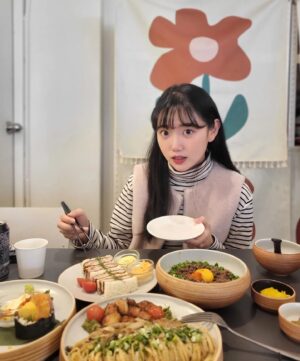 Jo Ah-young Instagram - 어제차 채인이랑 식폭행....🫶 #초이다이닝