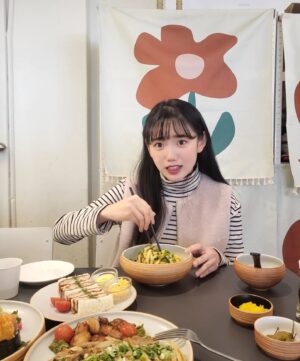 Jo Ah-young Instagram - 어제차 채인이랑 식폭행....🫶 #초이다이닝