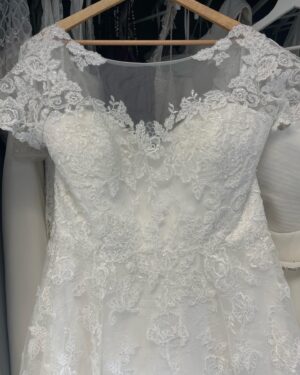 Jo Cooke Instagram - We are so excited to share that we have NEW DRESSES! After what feels like forever, our new Sonsie sample dresses have finally arrived, with a variety of styles, colours and sizes there is a dress for everyone! 

If you would like to book an appointment to come and see us please visit https://www.curvesandcouture.co.uk/ 
#newdresses #wedding #plussize #curvybride
