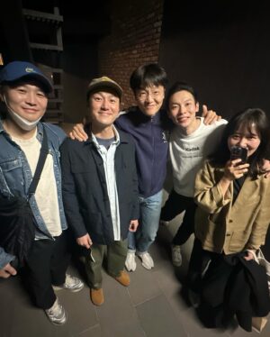 Jo Han-chul Instagram - #그때도오늘 #연극 #최영준 #양경원 #간다 #배우반상회 #응원합니다 #멋진동생들 #빈센조비주얼라인 ㅋㅋ