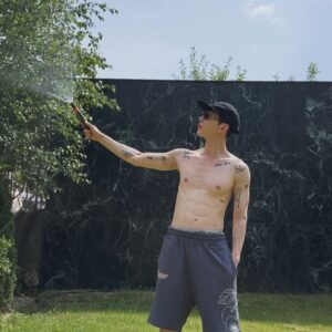 Jo Kwon Instagram - HOTSUMMER☀️