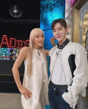 Jo Kwon Instagram - 드림스컨트롤쾌락조.
아이돌 최다 출연자 입니다만🙂‍↔️

#라디오스타