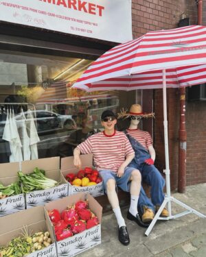 Jo Kwon Instagram - 𝗦𝗨𝗡𝗗𝗔𝗬 🍒🍎🍑🍓🍌🍋🍉

@sundayfruitmarket