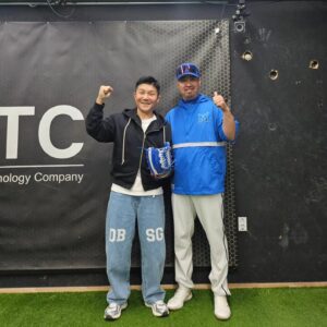 Jo Se-ho Instagram - 유희관 야구교실!!😀
뉴욕메츠로 시구를 하러가게되어서 레슨을 받았어요⚾️
#유희관#유희관희유#채널조세호