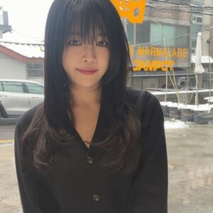 Jo Yoo-jin Instagram - #GENERALIDEA 

내가 딱 좋아하는 미니멀한 디자인에 
어떤 룩에 걸쳐도 소화가능한 제네럴아이디어 가디건 🖤 
로고 메탈 패치로 뽀인트 잡아주고 컬러도 다양해서 
취향대로 하나 겟하면 좋을듯 🖤 

3/1 ~ 14일까지 현대백화점 판교점에서 
팝업스토어를 진행한다고 하니 달려가봐요 🖤 

@generalidea_official

#제너럴아이디어 #제너럴아이디어 가디건
#가디건추천 #여자가디건 #데일리룩 #가디건코디