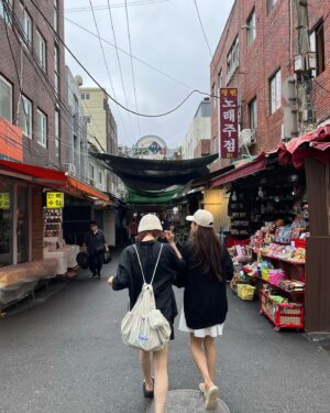 Jo Yoon-seo Instagram - 노는게 제일죠와🐧