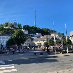 Joakim Skarli Instagram - Since these rainy days ☔️ in London 🤪 I felt the need to post some good stuff. I was visiting my hometown this summer ☀️And yeah a bit different times during a pandemic - less people in the streets etc 😷In my opinion Arendal is the best summer city in Norway 🇳🇴 And the city of Frozen by winter ❄️ Stay safe all my friends and take care of each others 🙏 Enjoy by swiping left 👆🏻#Arendal #London #Norway #UK