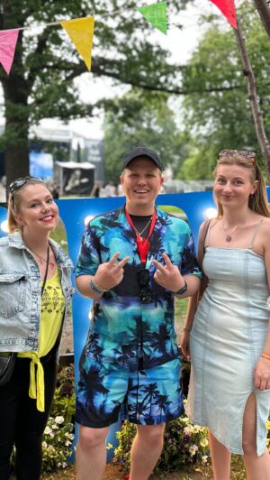 Joakim Skarli Instagram - Summer vibes & @pipfest REEL coming 💥🎬🇳🇴🔜 Dropping this evening @lifeofskarli @joakimskarli @youtube 6pm @bustarhymes 🕕 #pipfest #bustarhymes #actor #producer #festival #music #linkinbio