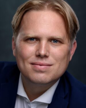 Joakim Skarli Instagram - Headshots 📸 by @rojwhitelockphotography #greatful #actor #photographer