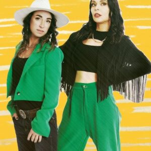 Joanie Charron Instagram - Notre nouvelle chanson « Pour toi »
sera disponible le 10 mai sur toutes les plateformes 🤠
👉🏻 ici pour l’a pré-commander 
https://bfan.link/pour-toi-9

Joanie et Marie-Soleil

@49.parallele @yveslaramee @jsmileproductions