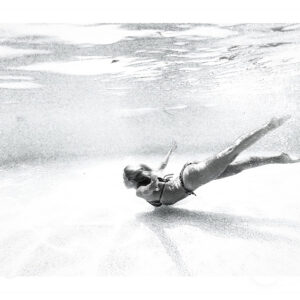 Joanie Perron Instagram - 🖤 @underwatermagazine #seafood#mermaid#underwaterphotography#underwater#underwaterlife#underwater#girl#friends#goprophotography#gopro#goprobr#love#friends#summer#smile#seaview#fun#instadaily#picoftheday#sea#follow#water#bathingsuit#happy#me#cute#beautiful#photooftheday#instagood