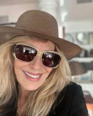 Joanna Cassidy Instagram - My cool glasses are from SAMA @Ayhantongadur