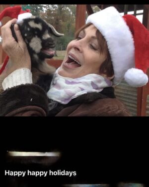Joanna Cassidy Instagram - Merry Xmas to all!!!!! Love will clear the way!  And peace to the world!!!
#Christmas #christ #holy #friends #celebrate #love