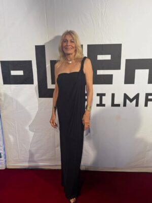 Joanna Cassidy Instagram - Last movie of the festival and it was so well received!!!!!