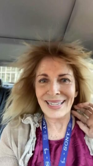 Joanna Cassidy Instagram - Hope you’re all having a wonderful day! 💕 

#joannacassidy #sunnyday #haveagreatday #happydays #fypシ