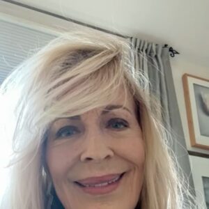 Joanna Cassidy Instagram - This is what you get with CAMEO!!!! #cameo #talks #connection #love #requests #christmas wishes #holidays #birthdays