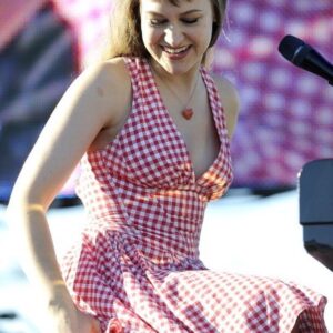 Joanna Newsom Instagram - Only Skin wins! Ready for Have One On Me?