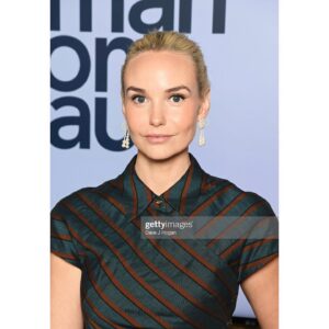 Joanna Vanderham Instagram - What an inspiring afternoon celebrating some of the finest talents in British theatre. Makes me realise I don’t see enough theatre! Can’t wait to get back on stage… Huge congrats to all the winners 🎉🥂🙌 
Thank you for having me @criticscircletheatreawards 
Such an exciting venue @sohoplace 
Thank you @tillywheating for helping me nail the dress code 
Look @toryburch 
Shoes @manoloblahnik 
Jewellery @sophiebillebrahe