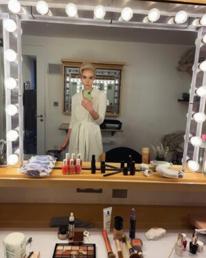 Joanna Vanderham Instagram - We had our first few previews this week! There’s nothing quite like playing to a live audience 🤩 
Check out the signed copy of Life magazine our phenomenal writer, John Logan, got me! From 1952!! 
Tippi Hedren is a living icon - as you can see from the picture of her on her 94th birthday a few weeks ago 😍 
I got a sign from ‘The Birds’ earlier this week… 
Very few tickets available but would love to see you there - link for tickets in Highlights
I know a few of you have messaged to say you’re coming - absolutely thrilled, thank you!!

.
.
.
.
.
.
.

#joannavanderham #htdoublefeature #londontheatre #whatsonlondon #acting #hitchcock #tippihedren #directing #lifemagazine