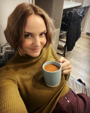 Joanna Vanderham Instagram - Drummond can do fashion too… and yea 🫖 
Check her out in @irvine.welsh ‘s CRIME season 2 on @itvxofficial and @stvplayeruk 

.
.
.
.
.
.
.
#joannavanderham #actor #crimedrama #britishtv #scottishtv #scottishactress #irvinewelsh #itv #stv