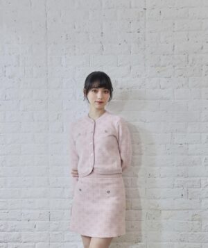 Joanne Missingham Instagram - 30❤️一個全新的開始～

Outfit: @majeparis
