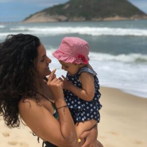 João Alcantara Instagram - Felicidade a nossa Rainha ou melhor reina 👸❤️

Obrigado por ser essa intensidade de amor! 
Te amamos - João & Bella
@mar_aguera 

Feliz dia das mães