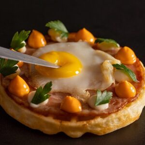 João Alcantara Instagram - Em teste!? Vai entrar 

Pão de queijo   bacon   ovo 🍳   alioli   brava   queijo 🧀 

@pac_paodequeijo 

Café da manhã americano inspirado em Los Angeles, onde  passei 15 dias comendo bagels 🥯 infinitos