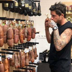 João Alcantara Instagram - Visitando a ilha de Mallorca. 🇪🇸 

O mundo 🌍 quando o assunto é sobrasada.