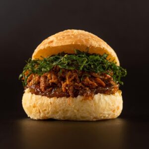João Alcantara Instagram - Depois / Antes

Pork atual e o primeiro Pork que fiz há anos atrás. É foda poder contar essa história a vocês. A história de como o @pac_paodequeijo começou. Acabei de criar um destaque no no meu perfil contando essa história maravilhosa. Tiro, porrada, bomba, hospital, fila gigante, sold out.... vale a pena ir lá conferir 👊🏽

#oPACéPOP