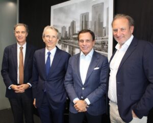João Doria Instagram - Recebemos hoje, na Casa LIDE, em São Paulo, a visita do Embaixador da França no Brasil, Emmanuel Lenain. Ele estava acompanhando do Cônsul Geral da França em São Paulo, Yves d’Orfeuil e de outros representantes da diplomacia francesa. Também participaram da reunião, Alex Allard, membro do Comitê Executivo do LIDE França e Stéphane Engelhard, Presidente do LIDE França. Estamos trabalhando na organização do LIDE Brésil Conférence, que vai acontecer de 12 a 14 de setembro, em Paris, na França. O evento vai reunir empresários brasileiros e franceses neste encontro internacional voltado para a pauta econômica e geração de negócios entre os dois países. 
🇧🇷🤝🇫🇷
