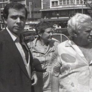 João Doria Instagram - Com meus queridos amigos Zélia e Jorge Amado, 40 anos atrás, na Praça da República, em São Paulo.
Recordar faz bem ao coração ❤️