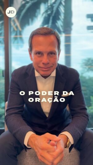João Doria Instagram - A oração tem o poder incrível que transcende as palavras e alcança o mais profundo do nosso ser. Ela nos conecta com algo maior, trazendo paz, força e clareza para enfrentar cada desafio. 🙏

 #Oração #Fé #Espiritualidade #Reflexão
