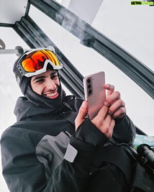 João Maria Maneira Instagram - A recordar a melhor semana de neve que tive na minha vida! 

A vibe é completamente diferente quando temos o S22 para gravar e captar estes momentos… acreditem que a qualidade é boa para chuchu 😏
Não se compara a nada 
Fica a dica 😘

@samsungportugal 
#galaxys22
#galaxysnowsquad 

Ph: @salvadorcolaco