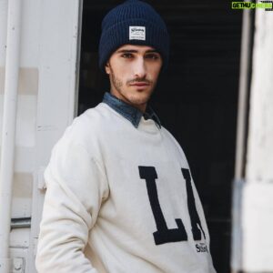 João Maria Maneira Instagram - A moda faz-se com atitude e honestidade! O que é excêntrico nem sempre é o mais confortável e o que é caro não é sinónimo de bom.
Ja espreitaram a nova coleção da primark? 
Então vá, vejam e depois não digam que não sou vosso amigo 😉

 #primania #EmabaixadorPrimark #iworkwithprimark #primarkxthestronghold
@primark 
@primarkpr.es