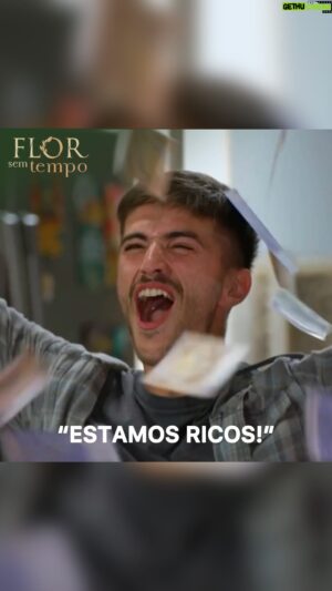 João Maria Maneira Instagram - 𝗙𝗟𝗢𝗥 𝗦𝗘𝗠 𝗧𝗘𝗠𝗣𝗢 | Os Valente já mereciam uma lufada de ar fresco na vida! 😮‍💨💶

#sic #sicnovelas #novelas #florsemtempo #ficcao #episodio #familia #novidade #dinheiro #ricos