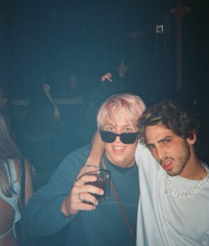 Joao Marinho Instagram - froai day // sexta feira @netflixanz