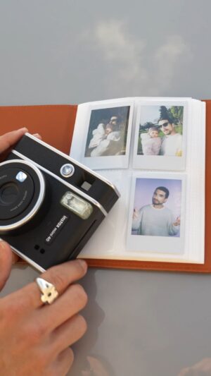 João Montez Instagram - Há dias que ficam para sempre… mesmo que os momentos vividos sejam tão simples quanto estes.
Por isso, vale a pena registar cada segundo! ❤️

O dia do Pai está aí, toca a APROVEITAR este GIVEAWAY incrível da @instaxcamarapt que está a acontecer na página da @perfumesecompanhia.pt (com produtos   máquina Instax   cartuchos   álbum de fotografias).