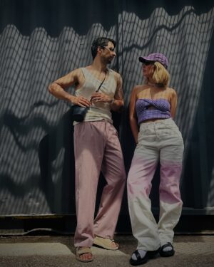 João Montez Instagram - Sandálias pela cidade, lado a lado, alinhando estilo e conforto! Estas são as nossas favoritas.
O melhor mesmo é que estas @ecco estão - agora - com 20% de desconto… já agora, vocês são team “com” ou “sem meias”?😏
#ECCOCOZMO #add
