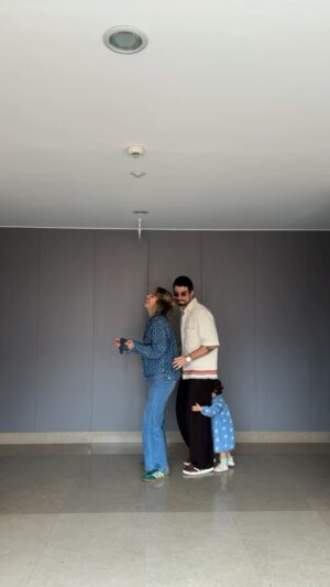 João Montez Instagram - Juramos que este reels não seria publicado se este não fosse dos últimos #familygoout neste sítio porque estamos prestes a sair da nossa casa 🥹 e - apesar de sermos obrigados a ouvir esta música 10x por dia e, de repente, parece que já somos nós que gostamos mais dela do que a Malu - dá mesmo vontade de … só de pensar nos próximos tempos.🫠