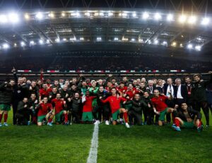 João Moutinho Instagram - Here we go!! Objectivo cumprido💪🏻🇵🇹